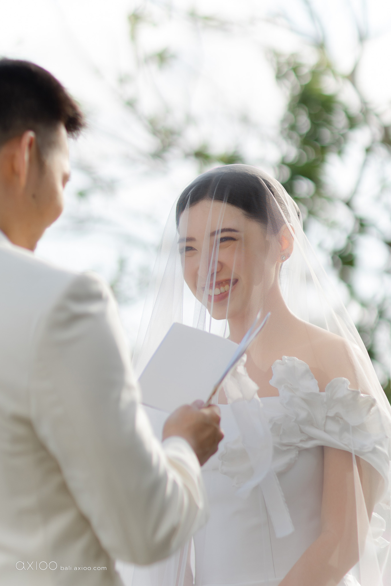 Axioo: A Study in Softness: A Wonderland Uluwatu Wedding in Bali